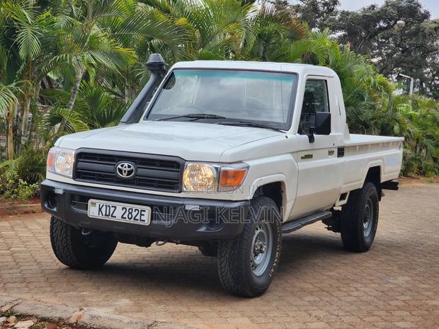 Toyota Land Cruiser 2013 White