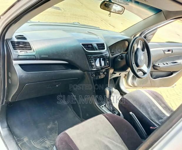 Suzuki Swift 2011 Silver