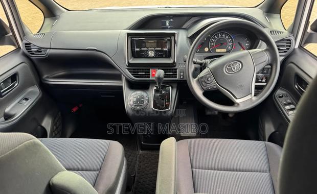 Toyota Voxy X 2WD 8-Seater 2019 White