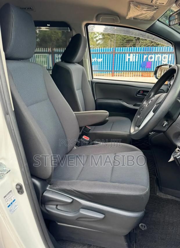 Toyota Voxy X 2WD 8-Seater 2019 White
