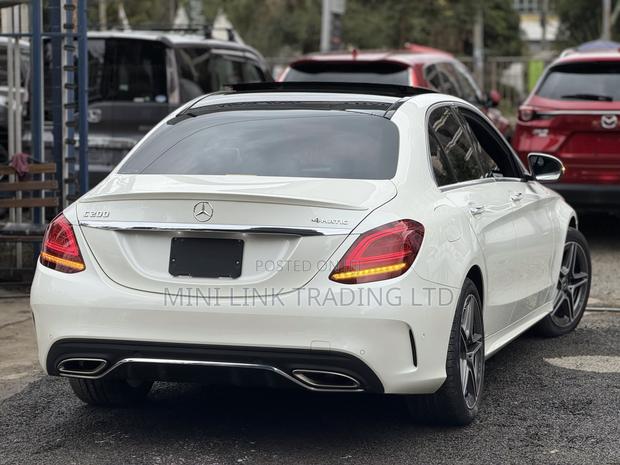 Mercedes-Benz C200 2019 Pearl