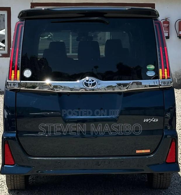 Toyota Noah 2.0 FWD (8 Seater) 2020 Black