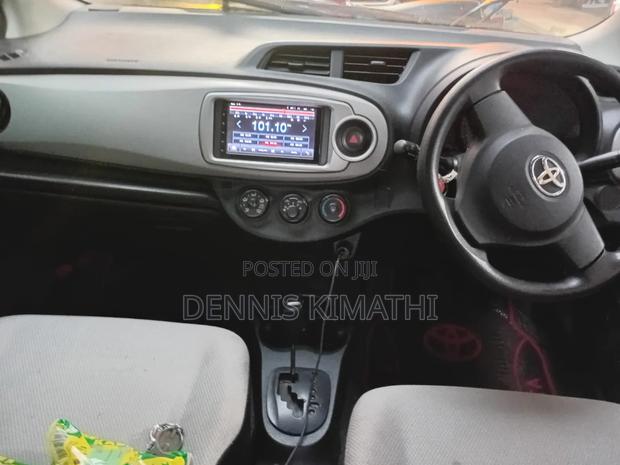 Toyota Vitz 1.3 FWD 5dr 2011 White