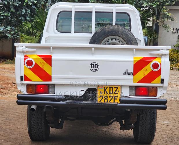 Toyota Land Cruiser 2013 White
