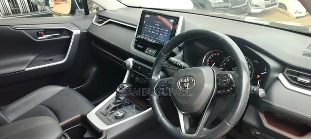 Toyota RAV4 XLE Premium FWD 2019 Gray