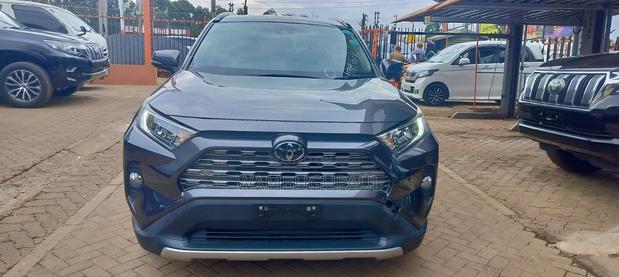 Toyota RAV4 XLE Premium FWD 2019 Gray