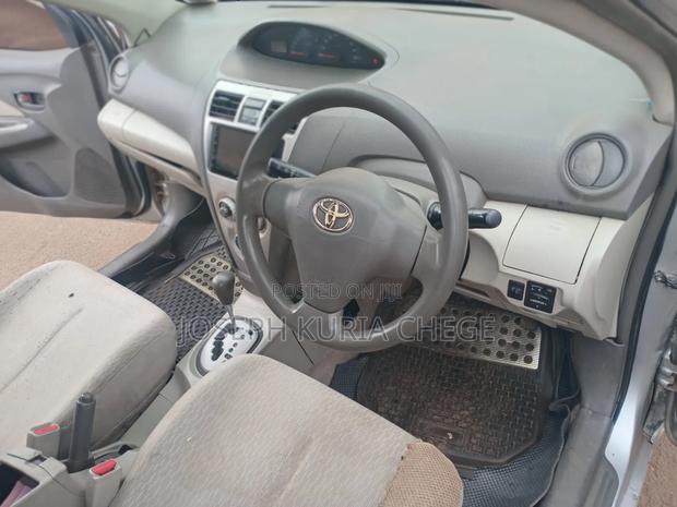 Toyota Belta 2012 Silver