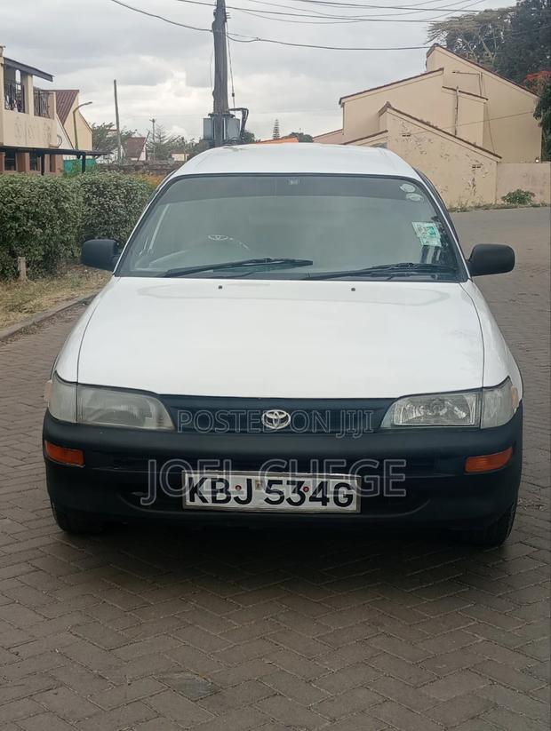Toyota Corolla 2001 White