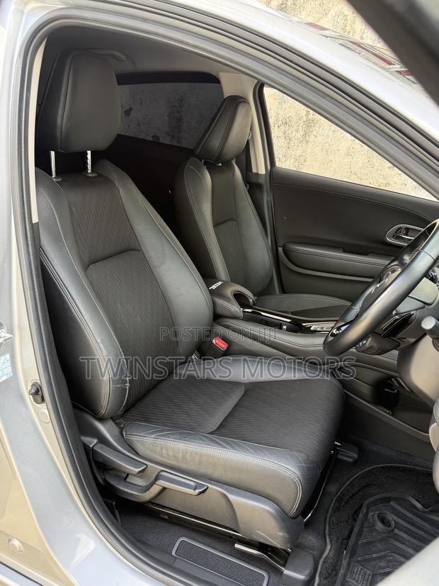 Honda Vezel 1.5 2WD 172 hp 2019 Silver
