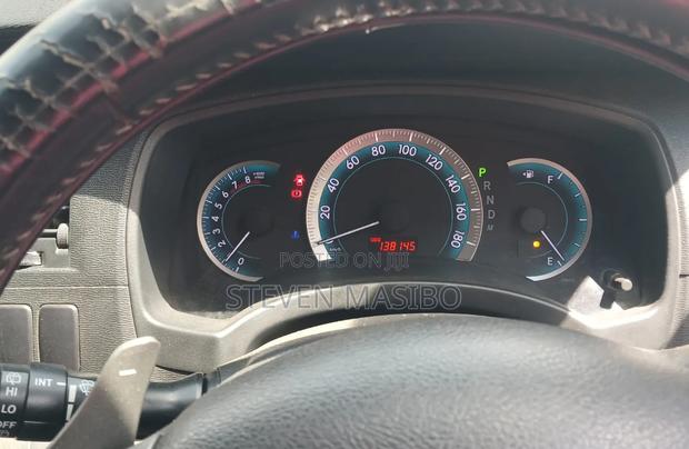 Toyota ISIS 1.8 G 2WD 2010 Black