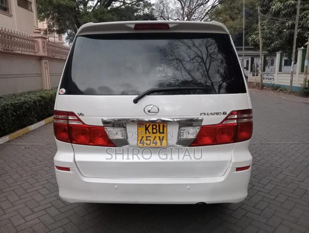 Toyota Alphard 2006 White