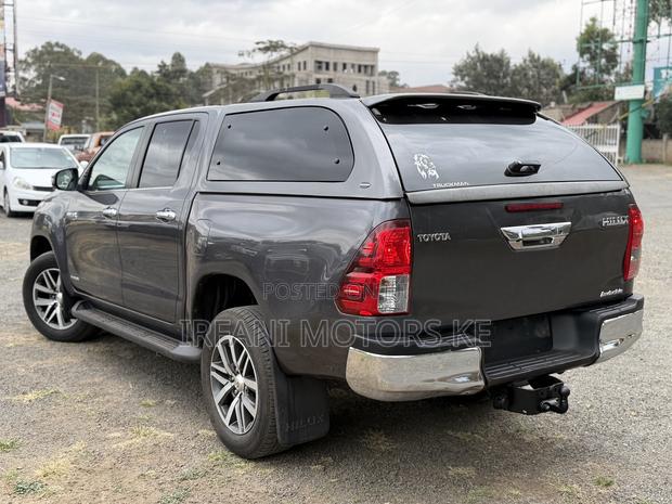 Toyota Hilux Revo Double Cab Deisel 2.4 AWD 2019 Gray