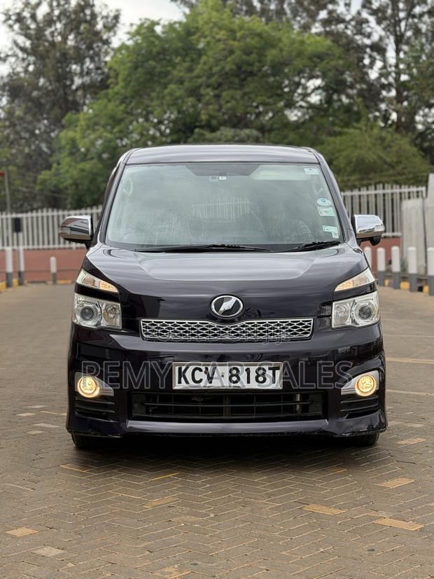 Toyota Voxy 2012 Burgundy