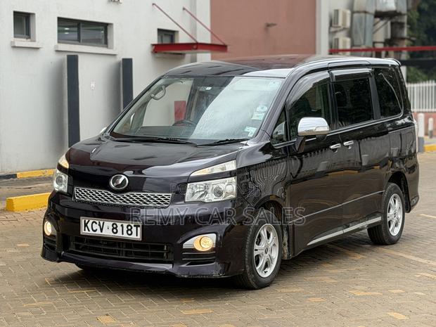 Toyota Voxy 2012 Burgundy