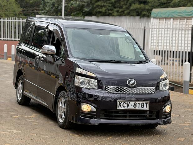 Toyota Voxy 2012 Burgundy