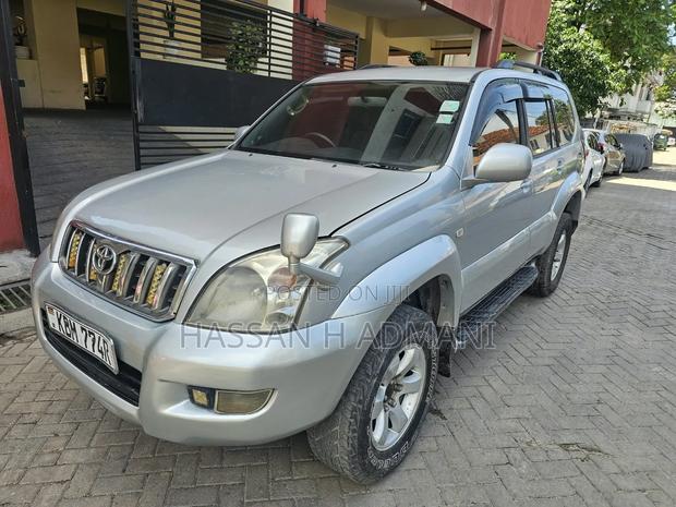 Toyota Land Cruiser Prado 2005 Silver
