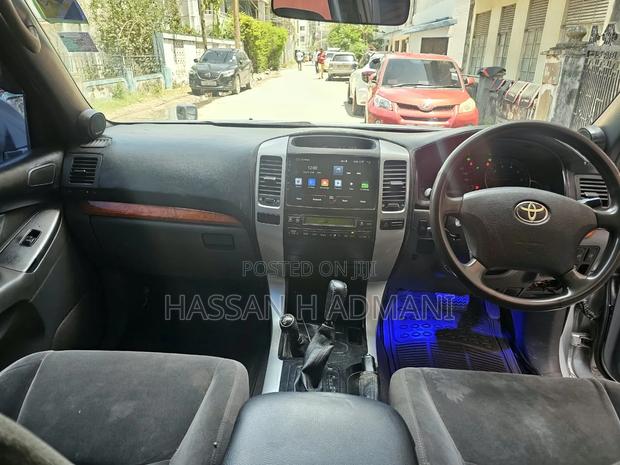 Toyota Land Cruiser Prado 2005 Silver