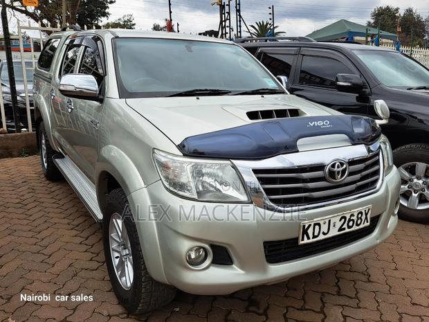 Toyota Hilux 2015 Gold
