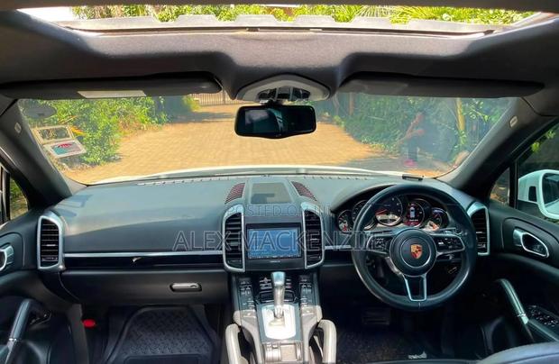 Porsche Cayenne 2015 White