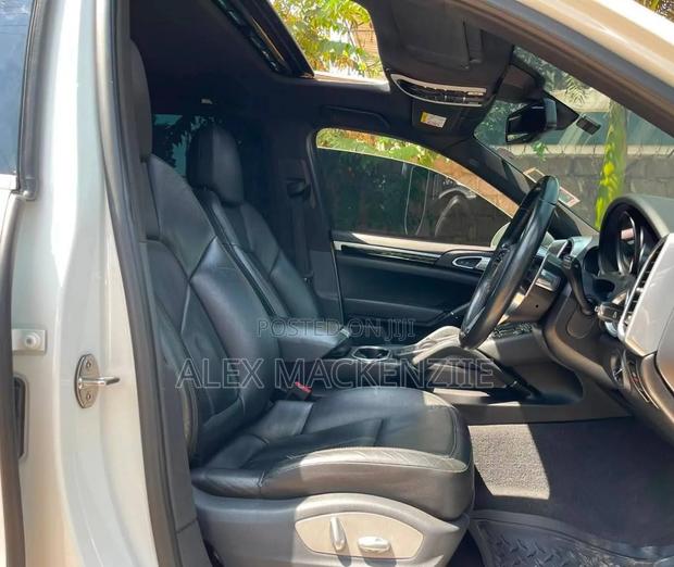Porsche Cayenne 2015 White