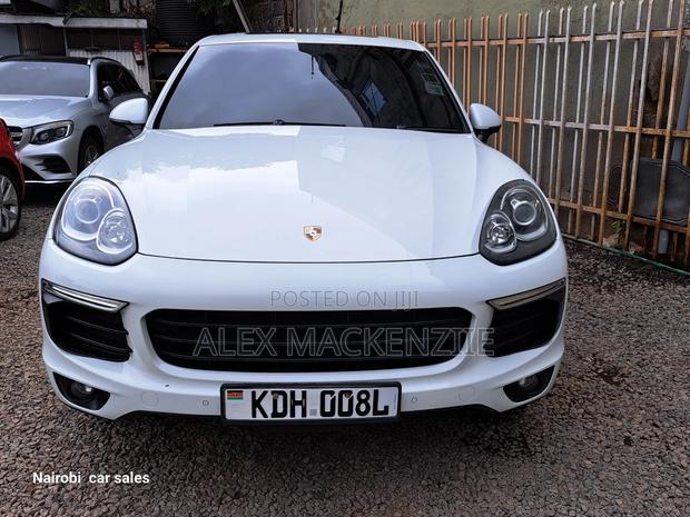 Porsche Cayenne 2015 White