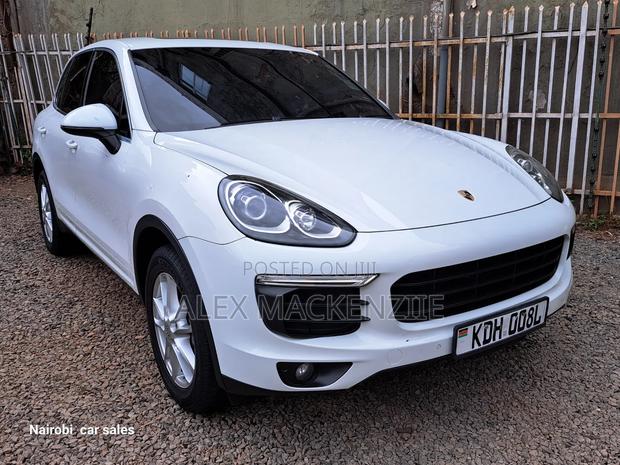 Porsche Cayenne 2015 White