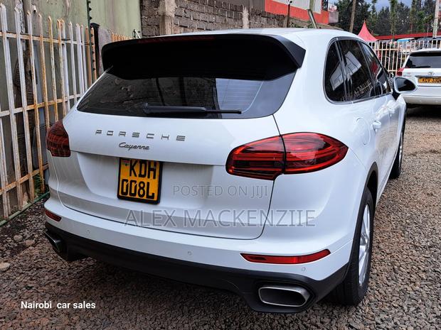 Porsche Cayenne 2015 White
