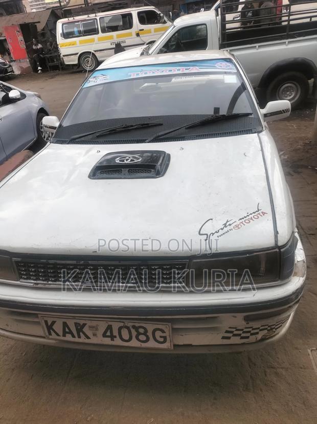 Toyota Corolla 1998 White