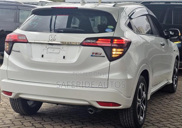 Honda Vezel 1.5 Hybrid 2WD 2019 Pearl