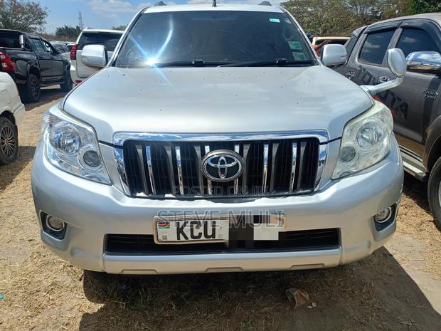 Toyota Land Cruiser Prado 2012 Silver