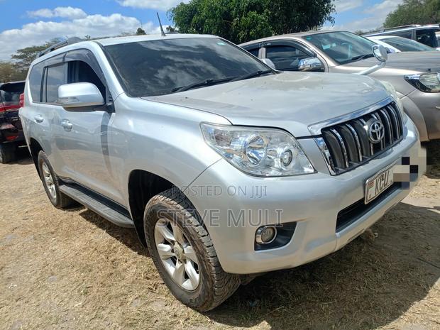 Toyota Land Cruiser Prado 2012 Silver
