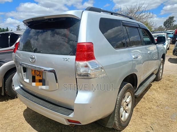 Toyota Land Cruiser Prado 2012 Silver