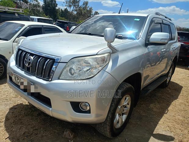 Toyota Land Cruiser Prado 2012 Silver