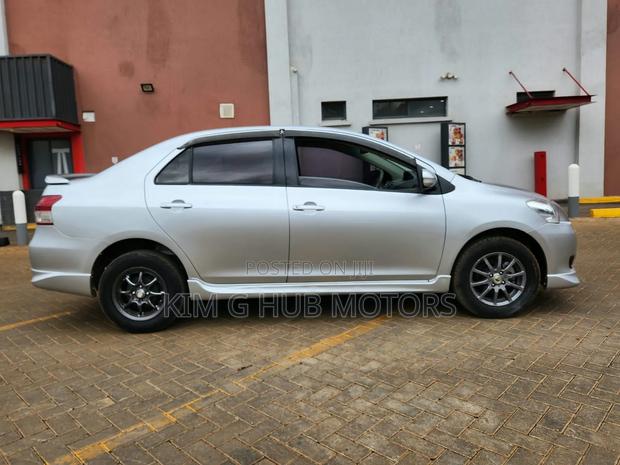 Toyota Belta 2009 Silver