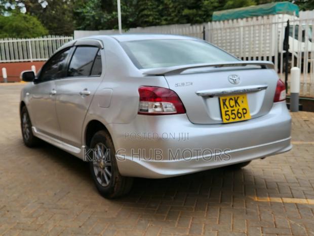 Toyota Belta 2009 Silver