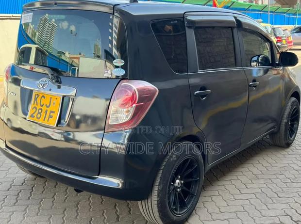 Toyota Ractis 2009 Black