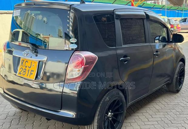 Toyota Ractis 2009 Black