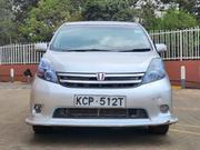 Toyota ISIS 2011 Silver for sale