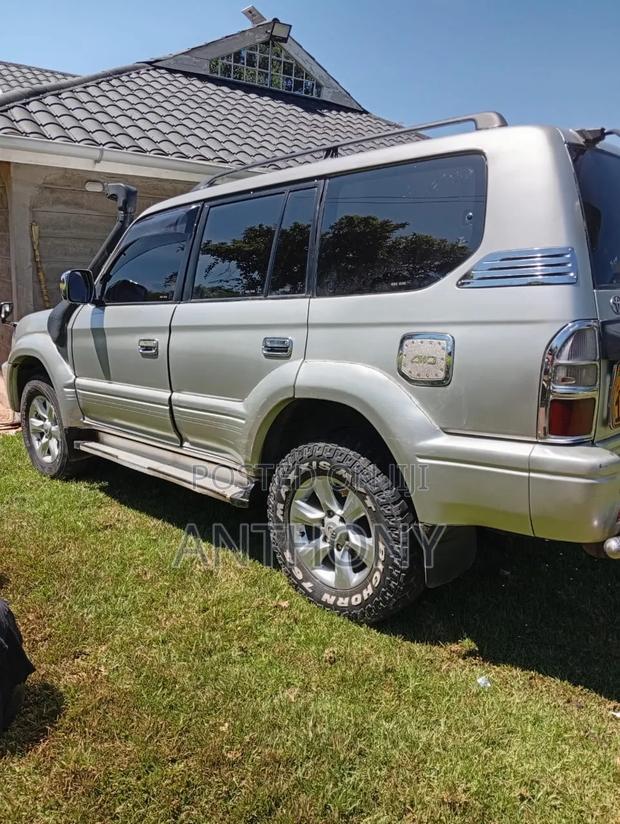Toyota Land Cruiser 2001 Silver