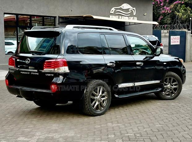 Lexus LX 570 2010 Black