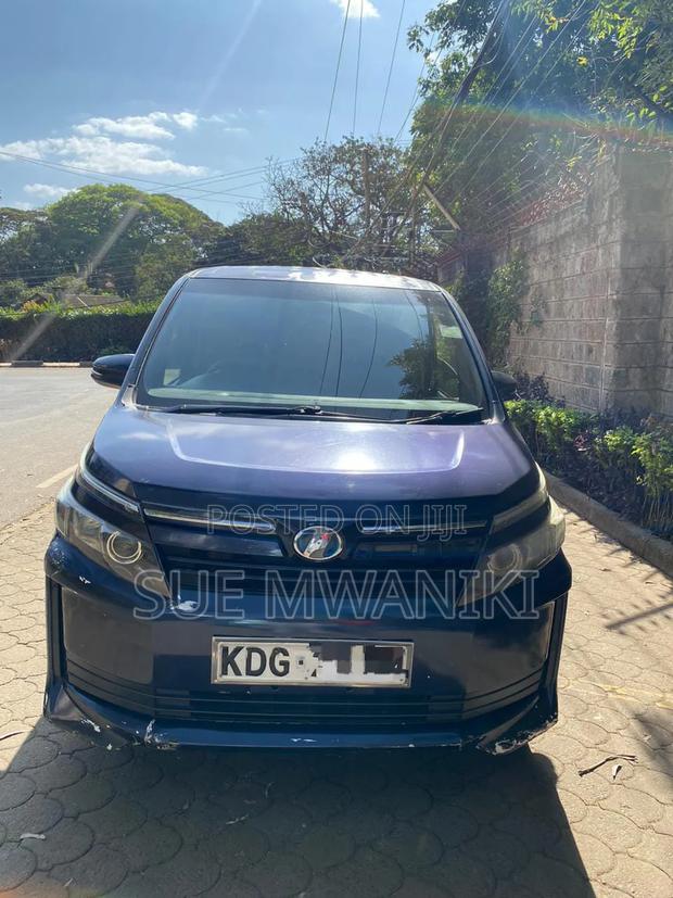 Toyota Voxy 2014 Black