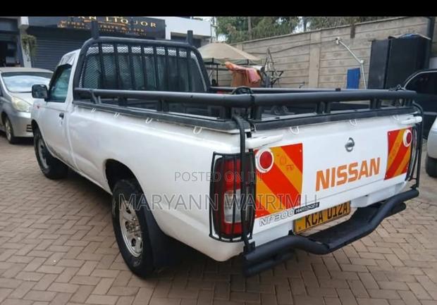 Nissan NP300 2013 White