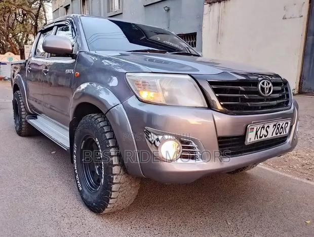 Toyota Hilux 2013