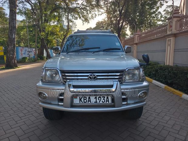 Toyota Land Cruiser Prado 2002 Silver