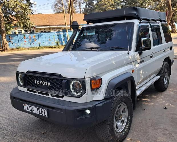 Toyota Land Cruiser 2012 White