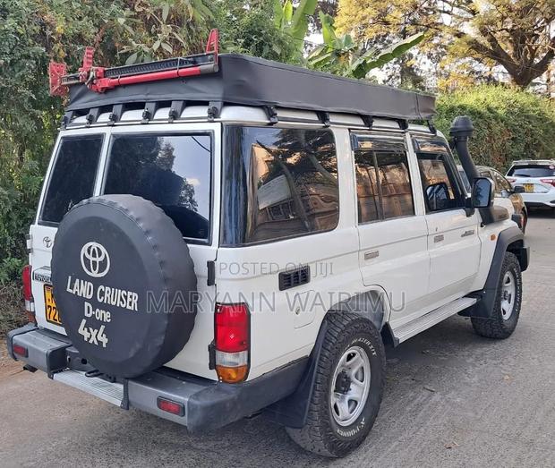 Toyota Land Cruiser 2012 White