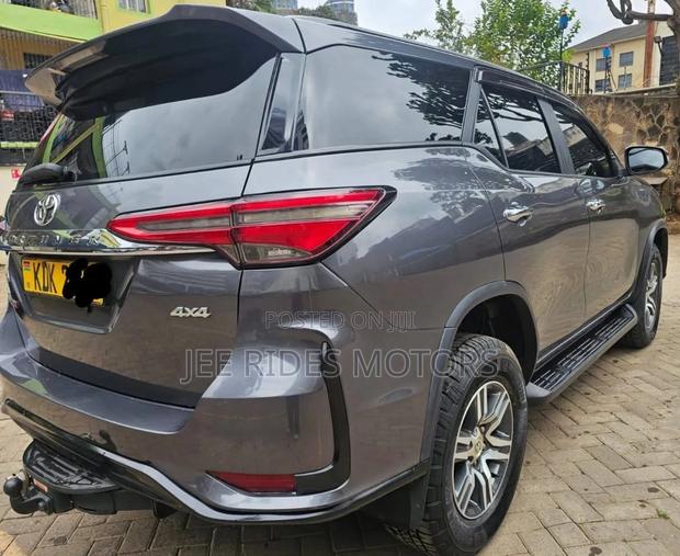 Toyota Fortuner 2016 Gray