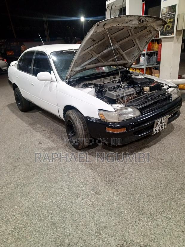 Toyota Corolla 1996 White