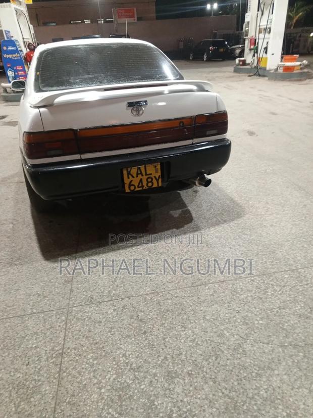 Toyota Corolla 1996 White