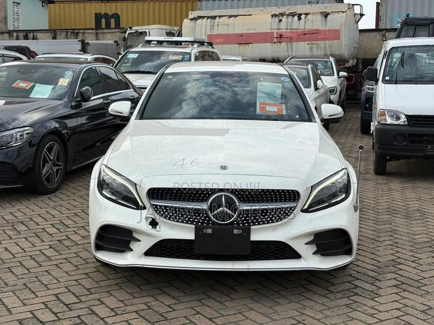 Mercedes-Benz C200 2021